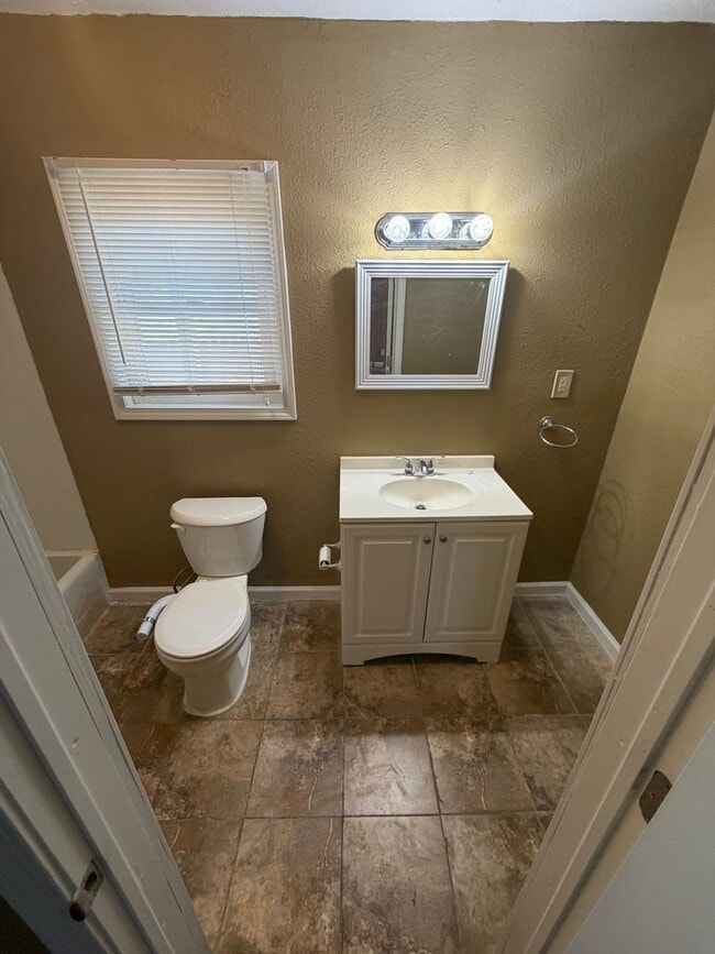 Photo - 1807 W Lincoln St