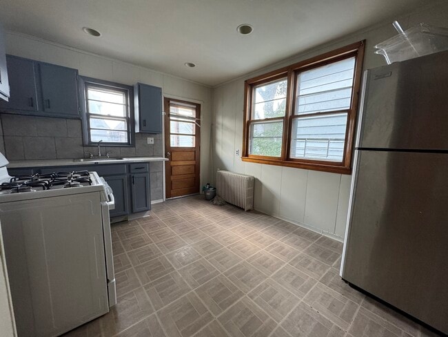 Photo - 82 W 30th St Apartments Unit 2