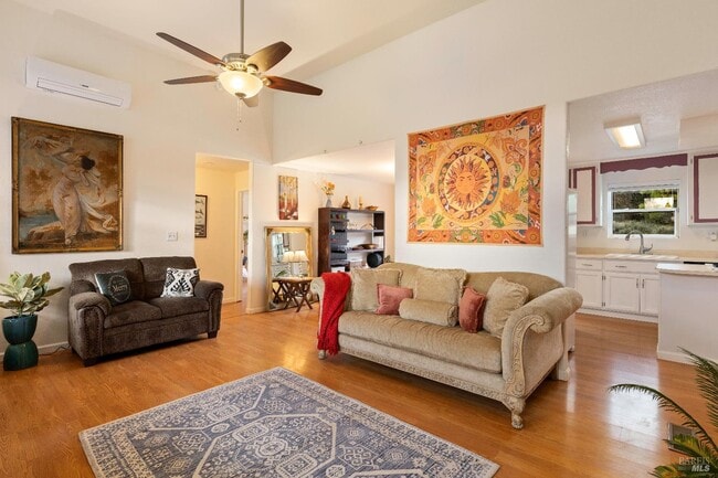 Photo - 14506 Spruce Grove Rd