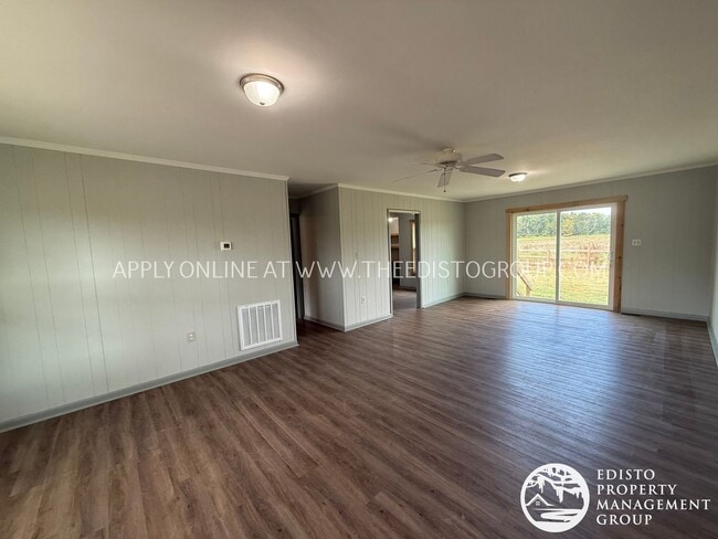 Photo - Remodeled Country Home with Privacy, Stora...