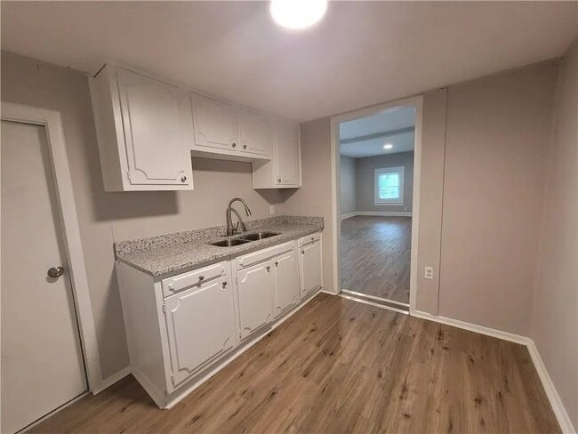 Photo - 2715 Delaware St