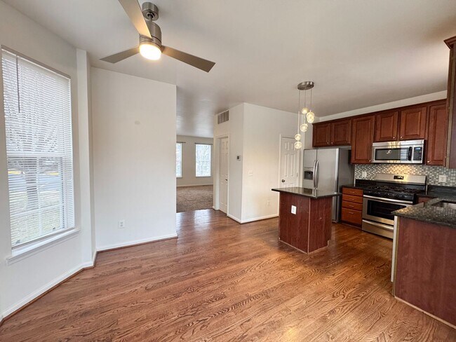 Photo - Spacious 2 Primary Beds 1 Den 3.5 Bath Townhome In Vibrant Sycamore Hill