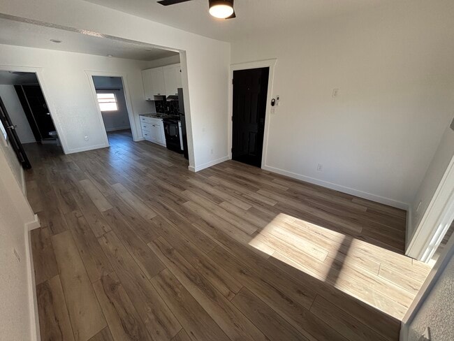 Photo - 150 S Nekoma Ave Unit D