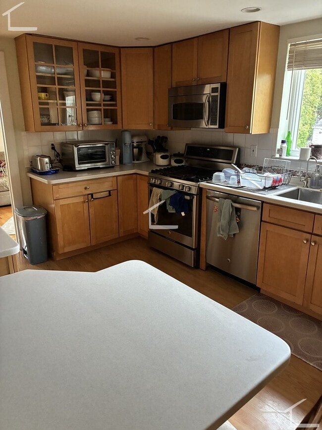 Photo - Rent a House in Newton 4bed/2.5 Bath - Parking included!