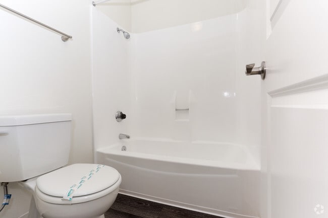 1HAB, 1BA - 750 ft² - Westmont Apartment Homes