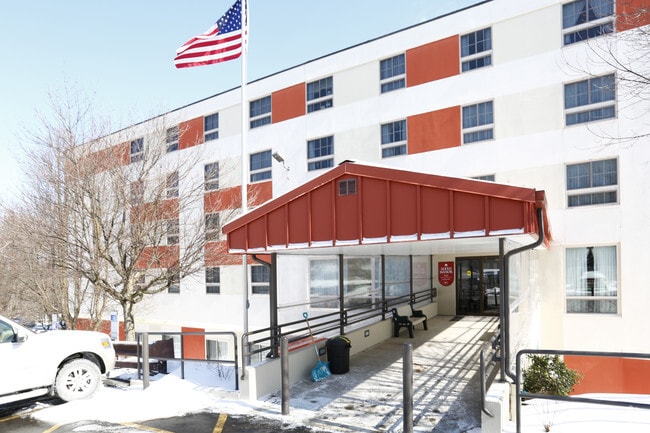 Photo - Alexis Manor