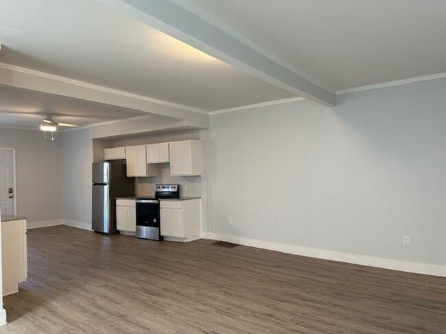 Photo - 327-329 E Main St - or 327A-100 Unit 100