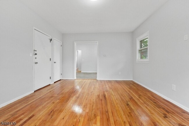 Photo - 2063 Elizabeth Ave