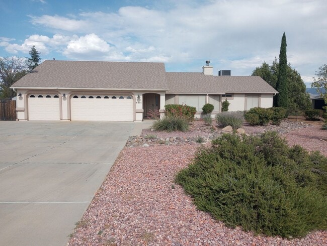 Building Photo - 4 Bedroom Home with 3 Car Garage in PV!