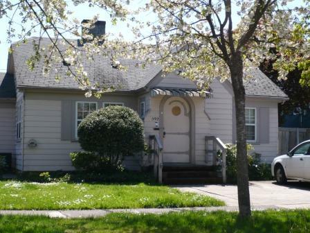 Campus Home With Amazing Location and Laun... - Campus Home With Amazing Location and Laun...
