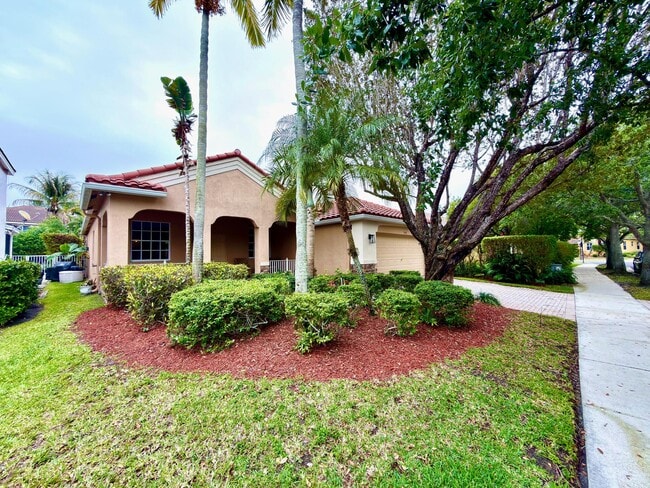 Photo - 1618 Royal Grove Way