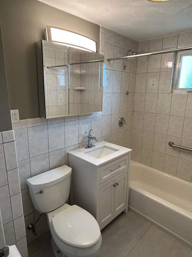 Photo - 118 W Adams St Unidad 118