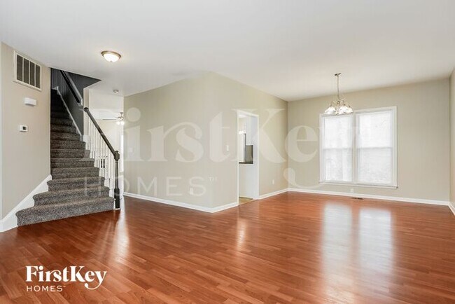 Photo - 1008 Silverbell Ln