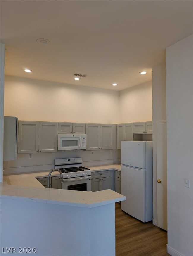 Photo - 5845 Springmist St