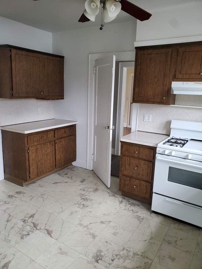Photo - 19 Oak St Unit 2nd Fl