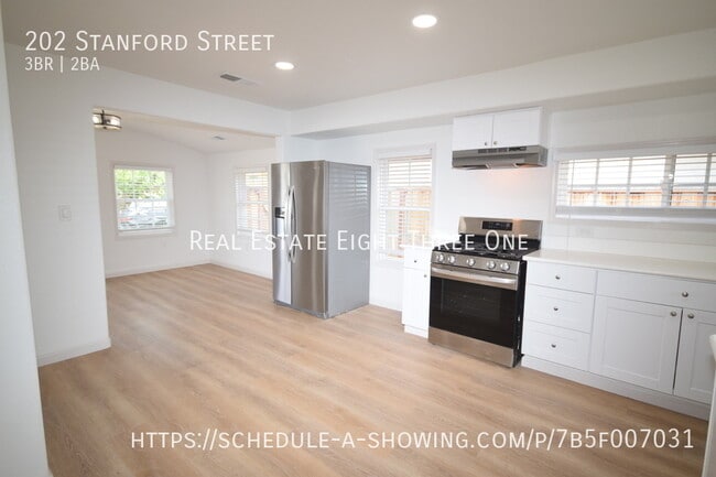Photo - 202 Stanford St