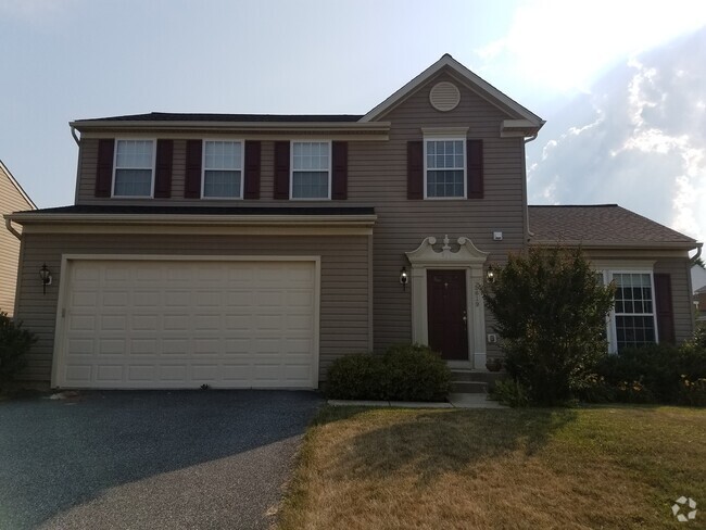 Building Photo - Charming 4 Bedroom/2.5 Bathroom in White M... Rental