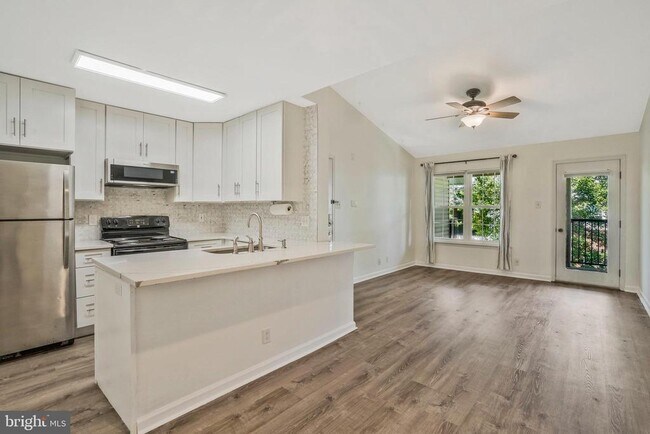 Photo - 3308 Wyndham Cir Unidad 321
