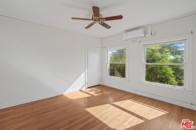 Building Photo - 5121 1/2 N Eagle Rock Blvd Unit C
