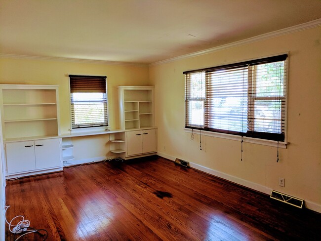 Photo - Spacious 3bdrm/2bth Home Located in a Well Established Neighborhood in Richmond's West End  Conve...