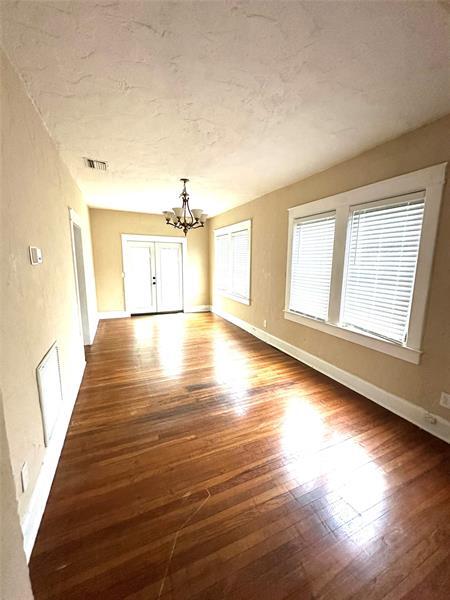 Photo - 616 37th St
