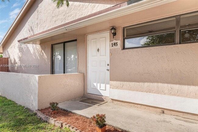 Building Photo - 7730 SW 156th Ct