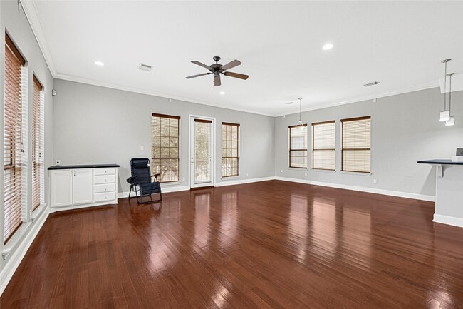 Photo - 1409 St Emanuel St