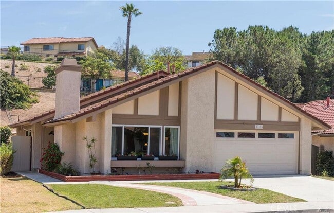 Building Photo - Moorpark Peach Hill Neighborhood 4 Bed Single Story