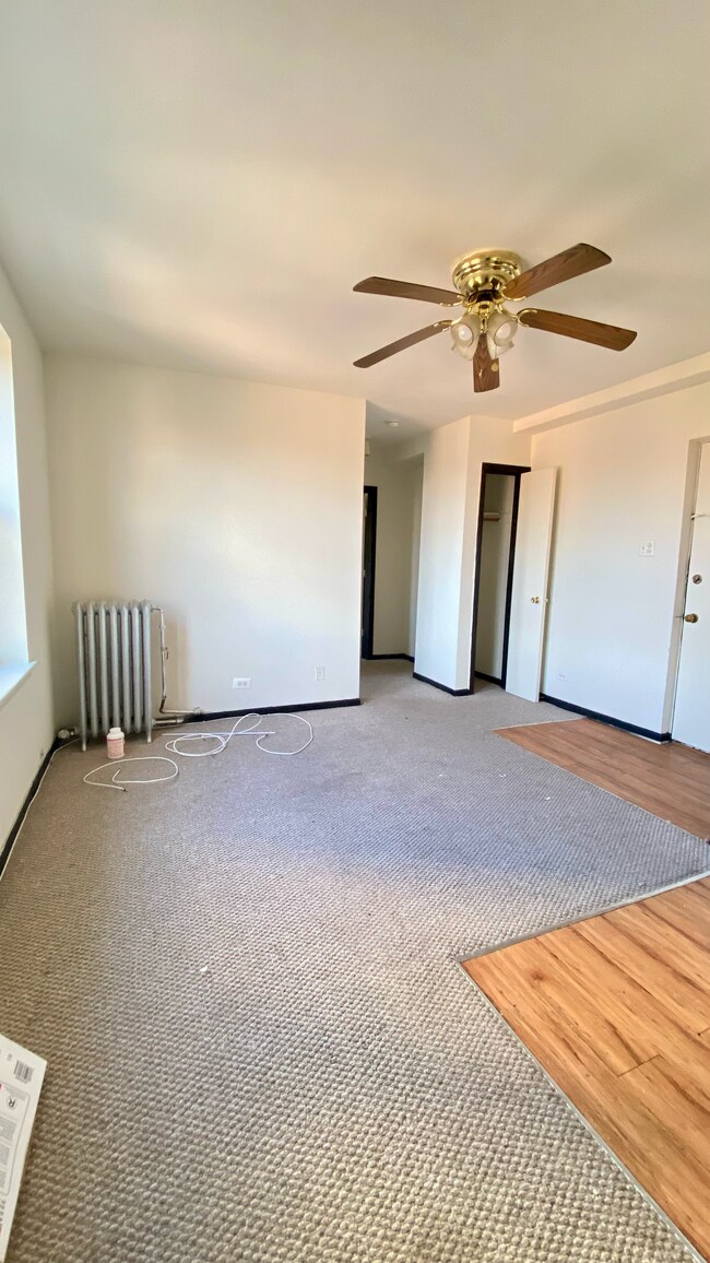 Photo - 3933 N Clarendon Ave Unit 406