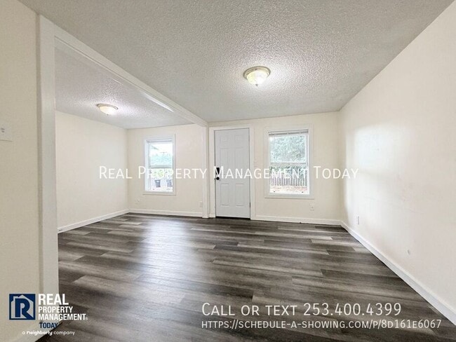 Photo - 7501-7505 156th St E