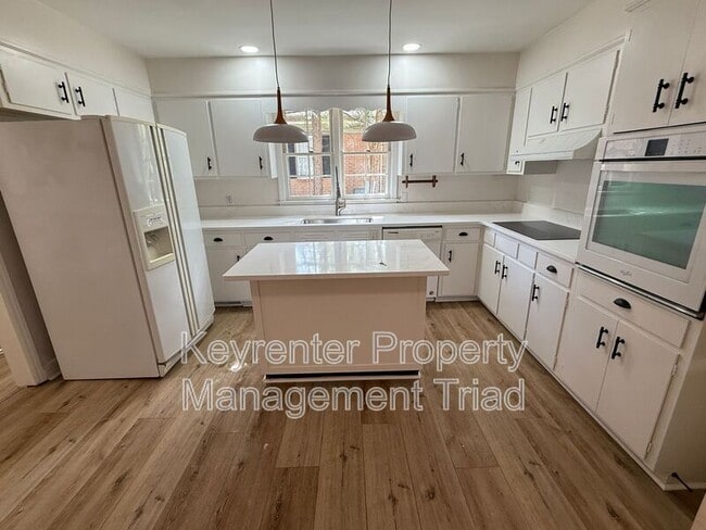 Photo - 2315 N Elm St