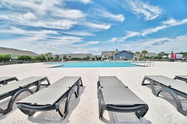 Photo - 1072 Caprisia Loop