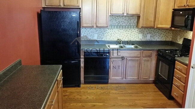 2210 Valley Edge Dr Unit 104