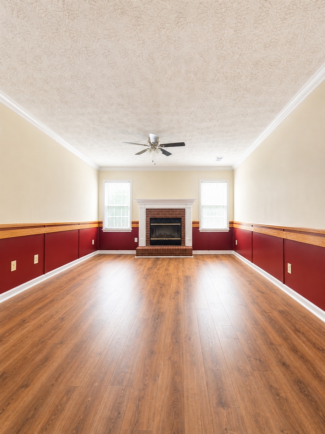 Photo - 1180 Market Square Ln NW