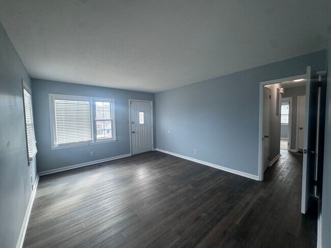 Photo - 908 Rochester Dr