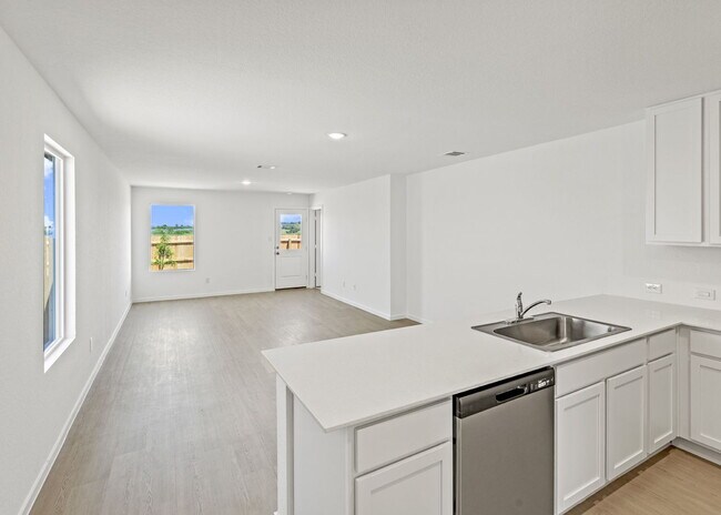Photo - VIEWS VIEWS VIEWS and LOCATION! Rental Bac...
