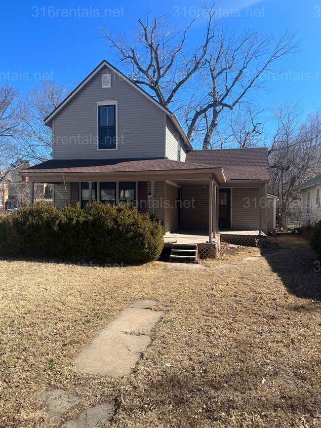 Building Photo - $1100  - 3 bed 1 bath - Single Family Home