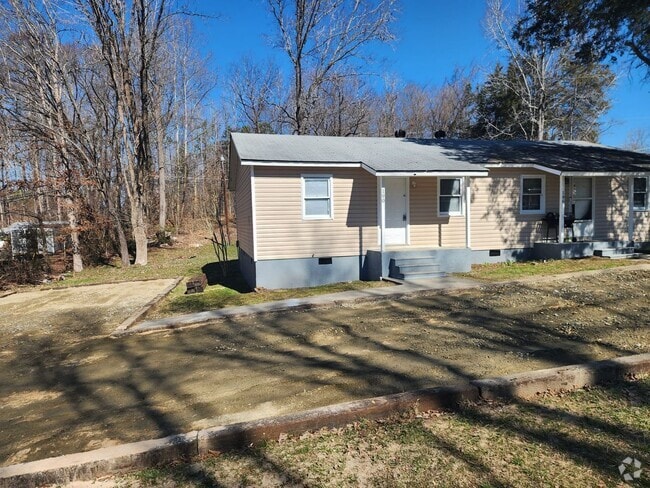 Building Photo - 190 Chapel Dr Unit 190 Rental
