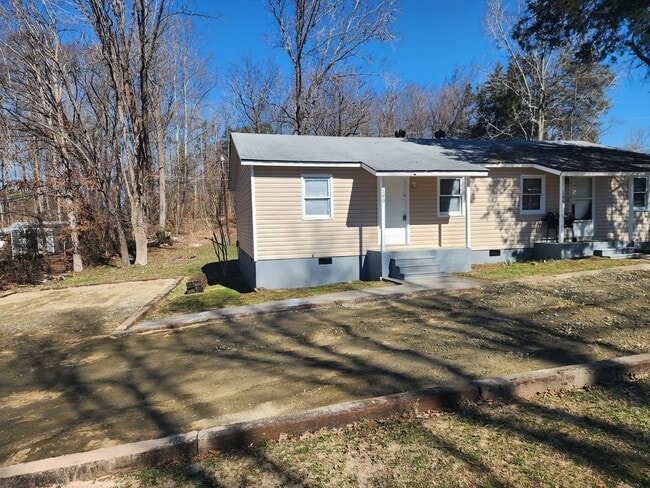 Building Photo - 190 Chapel Dr Unit 190 Rental