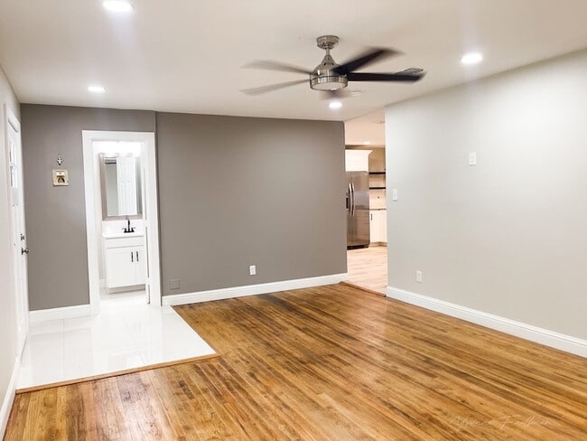 Photo - 722 E Strong Pkwy