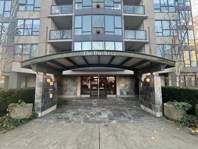 Photo - 8180 Granville Av