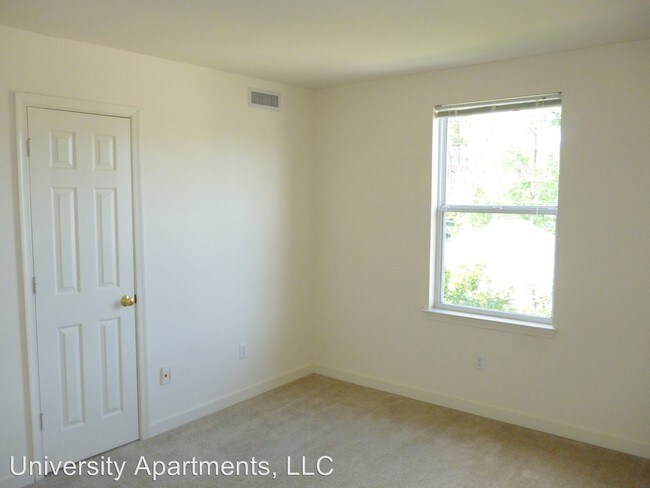 Photo - Thirteenth & John St. Apartments