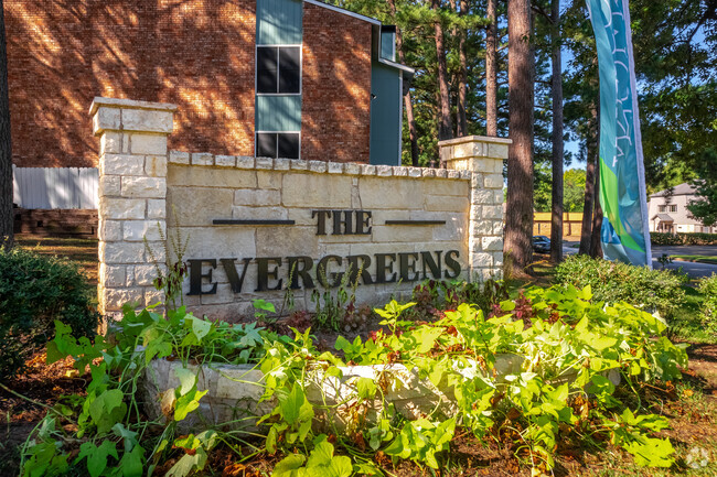 The Evergreens - The Evergreens Apartments