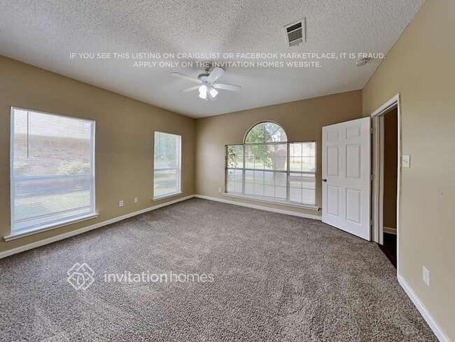Photo - 2110 Loretta Ln