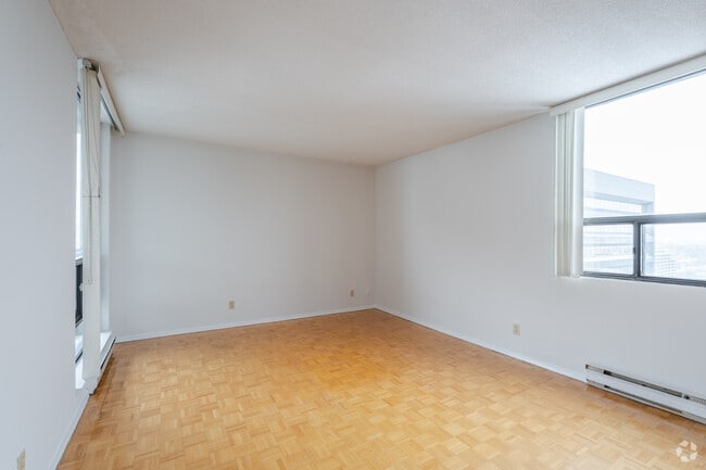 2BR, 2BA - 985SF - Primary Bedroom
