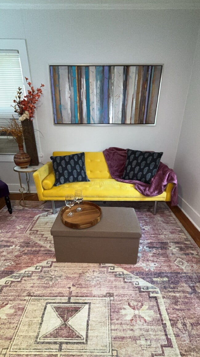 Photo - Furnished One Bed in Belhaven