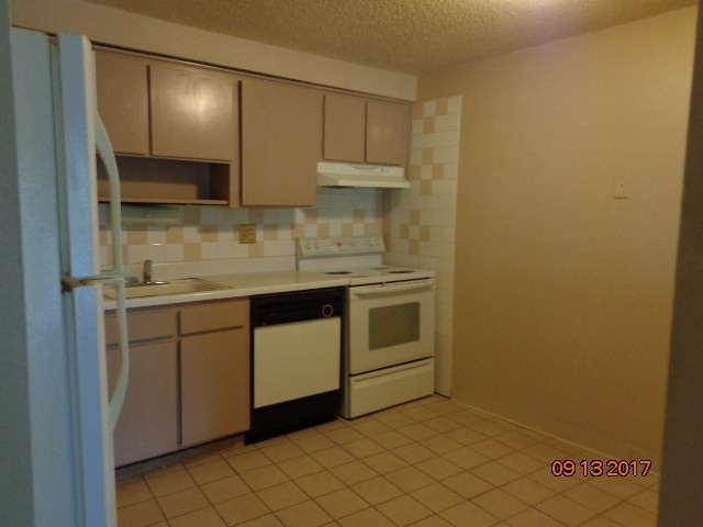 Photo - Wonderful 1 BR/1 BA third level condo in secured building. Unidad 367