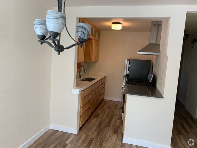 Building Photo - Cozy 2 Bedroom Rental