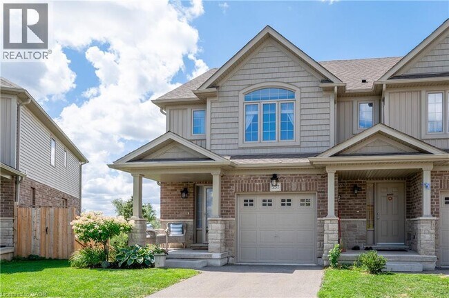 Photo - 557 Landgren Ct