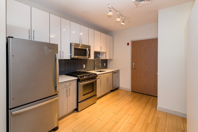 Photo - 320 D St Unidad 243